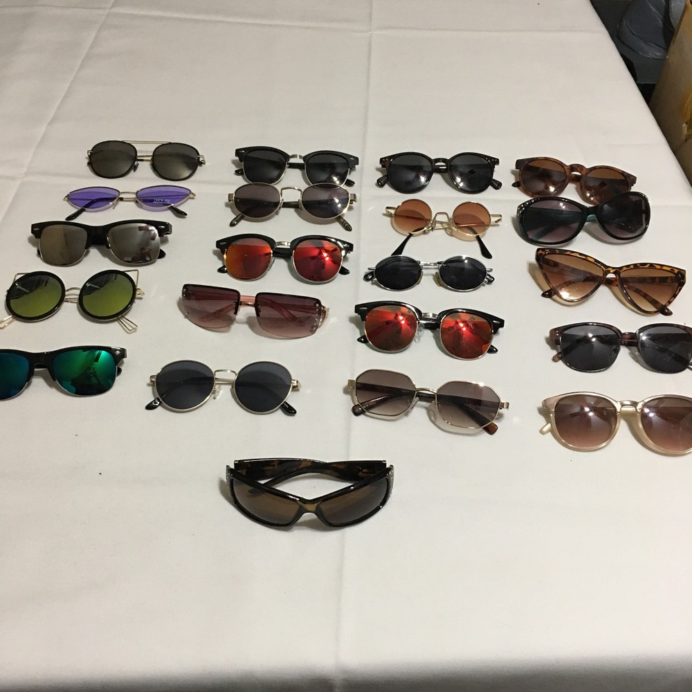 Lot of 21 Sunglasses Mixed Unisex Multicolor Fashion Styles Round Cateye Sport